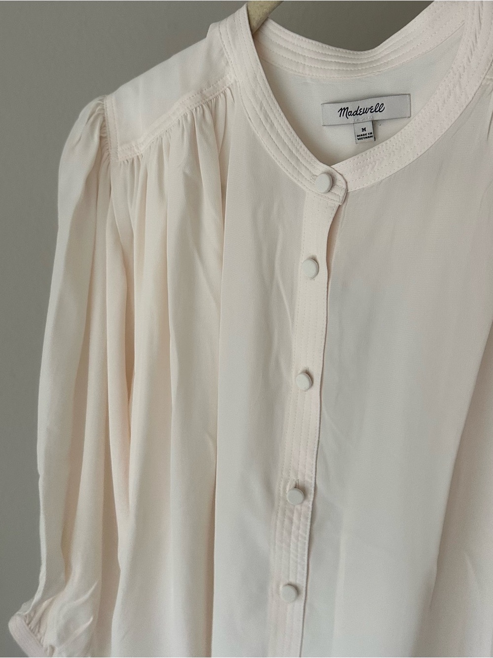 Madewell Shirred Crewneck Button-Up Top in Ivory Cream Medium NWT - Picture 9 of 11